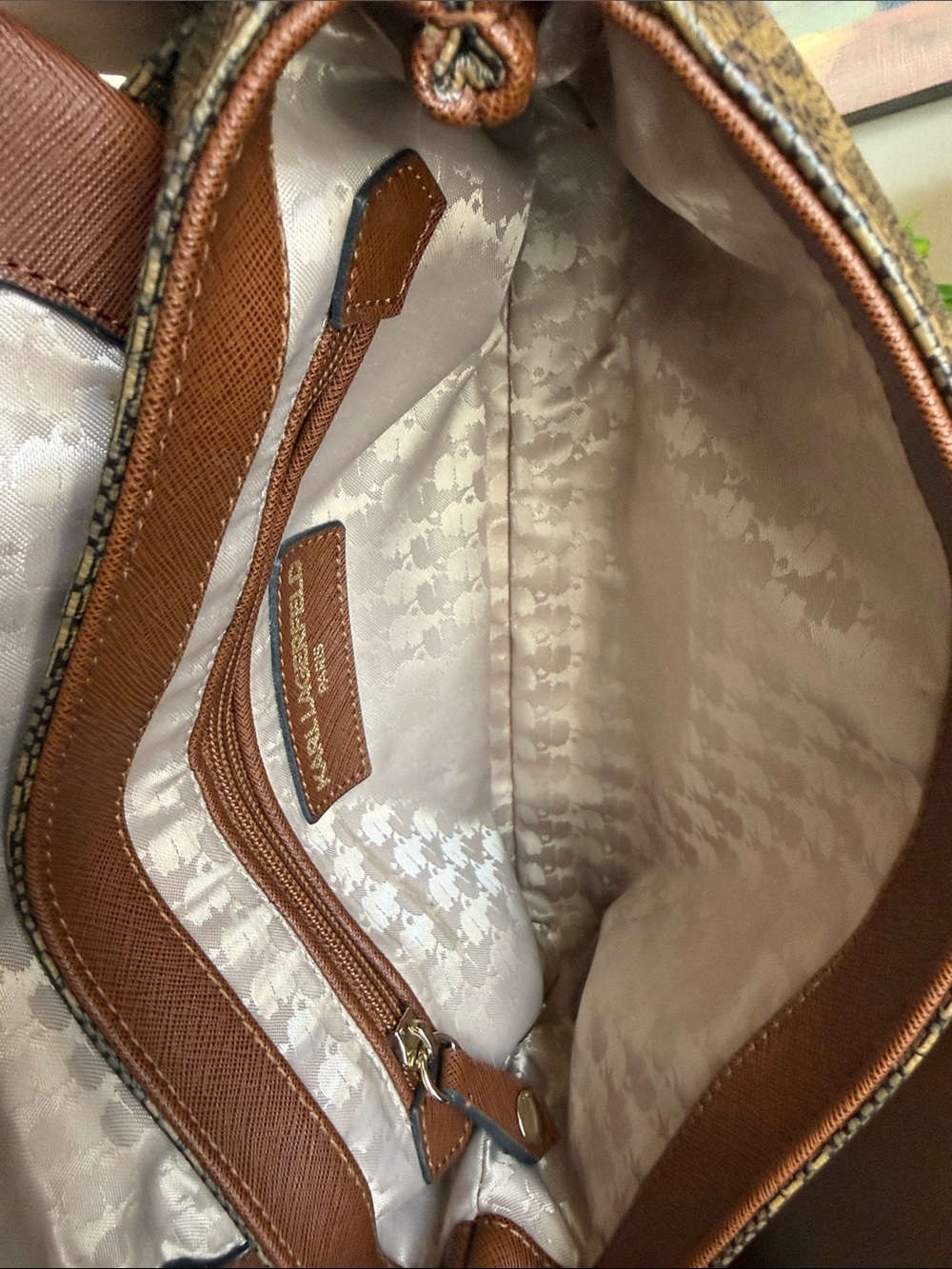 KARL LAGERFELD PARIS 🤎 BROWN 🤎 MONOGRAM QUILTED AGYNESS SHOULDER BAG 🌟EUC🌟 - Picture 12 of 17